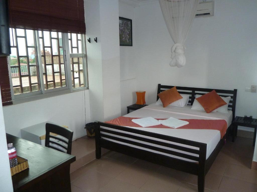 Cyclo Hotel-Bar-Restaurant Phnom Penh Room photo