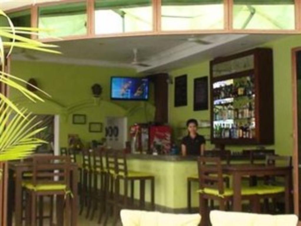Cyclo Hotel-Bar-Restaurant Phnom Penh Exterior photo