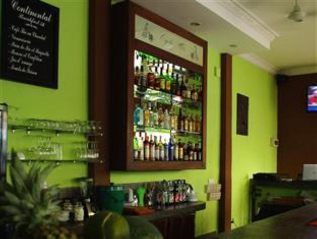 Cyclo Hotel-Bar-Restaurant Phnom Penh Exterior photo