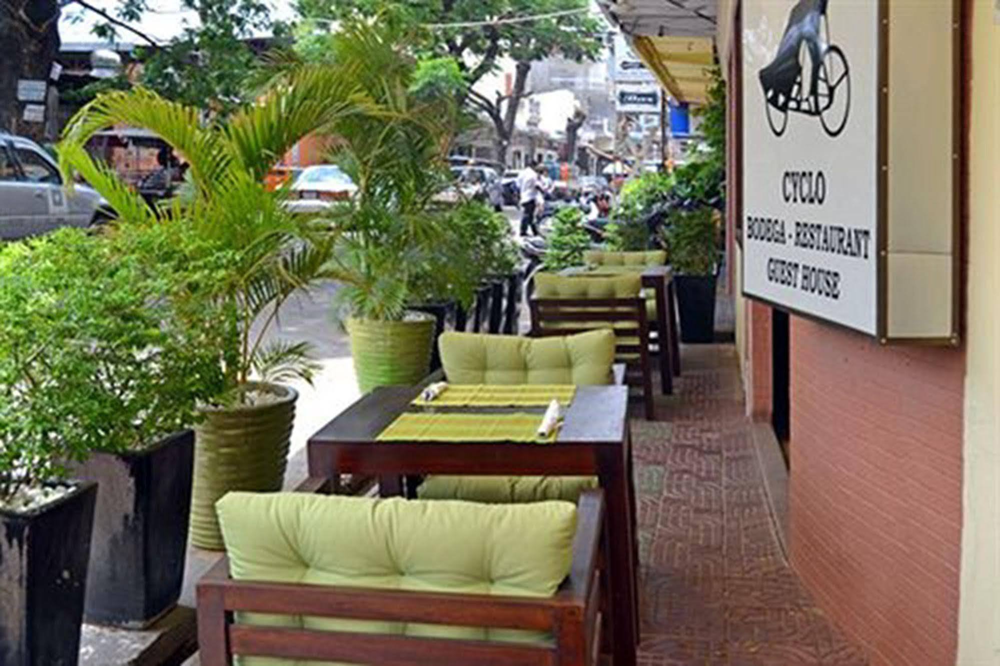 Cyclo Hotel-Bar-Restaurant Phnom Penh Exterior photo